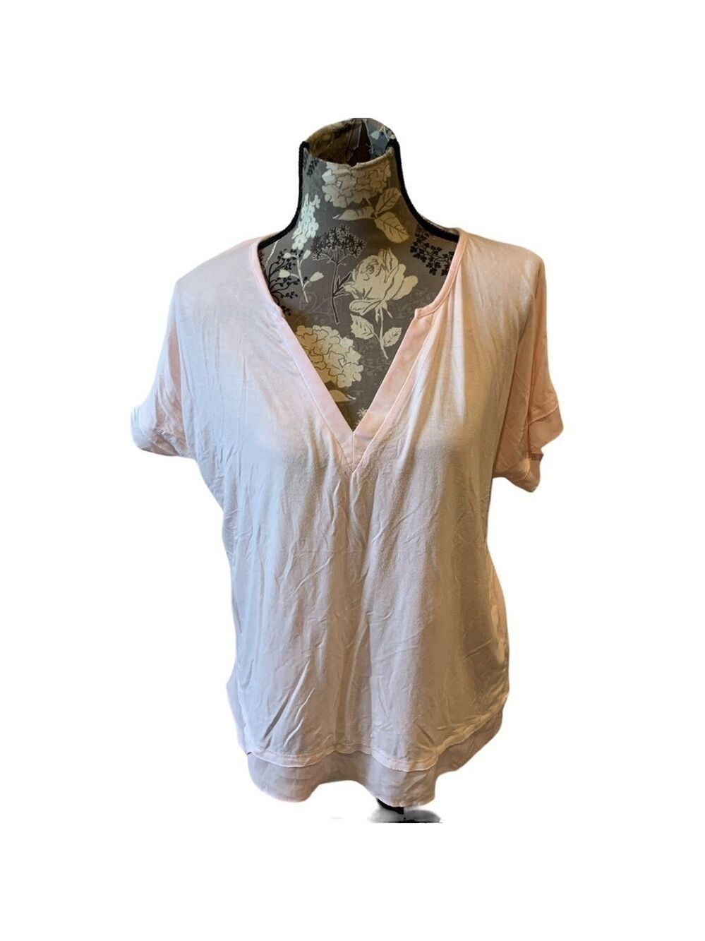 BUFFALO Light Pink V neck Tshirt size large